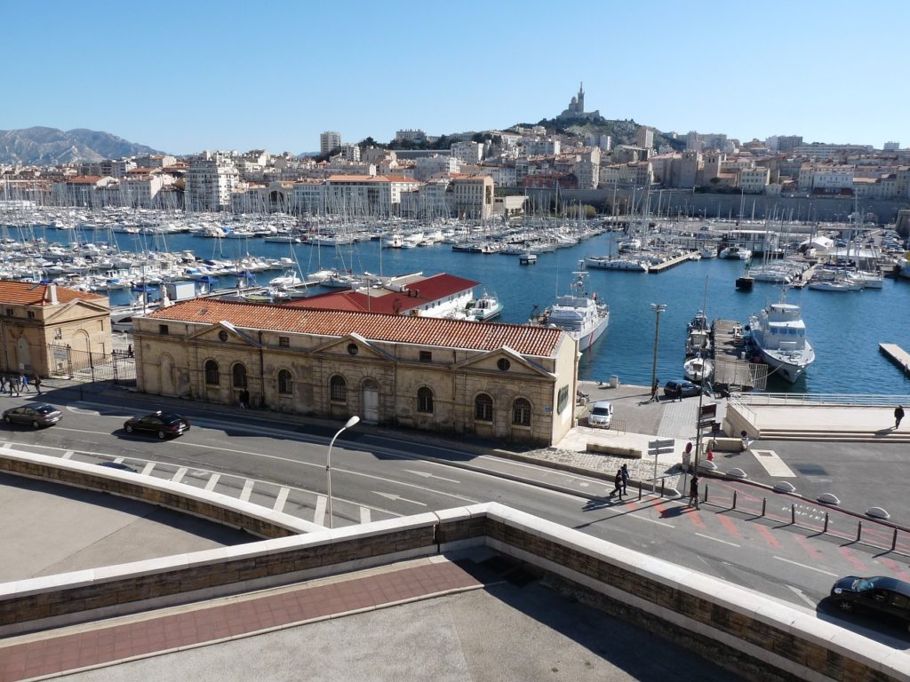 Die französische Stadt Marseille mit ihrem schönen Hafengelände.