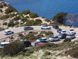 Zahlreiche Autos Mietwagen auf Mallorcas Straßen