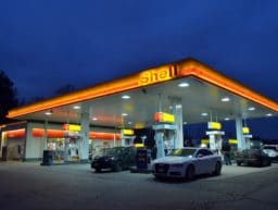 Shell Tankstelle in Frankreich.