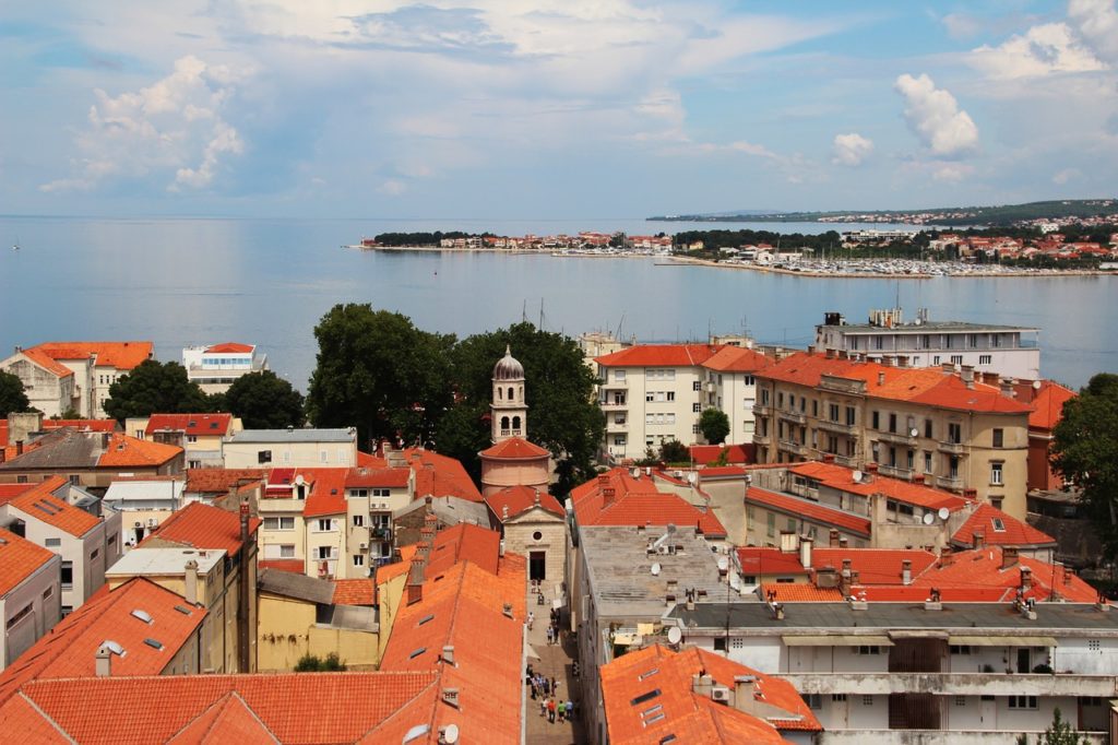 Die dalmatinische Küstenstadt Zadar in Kroatien.