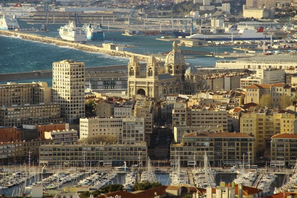 Blick auf Marseille und den Hafen von Oben